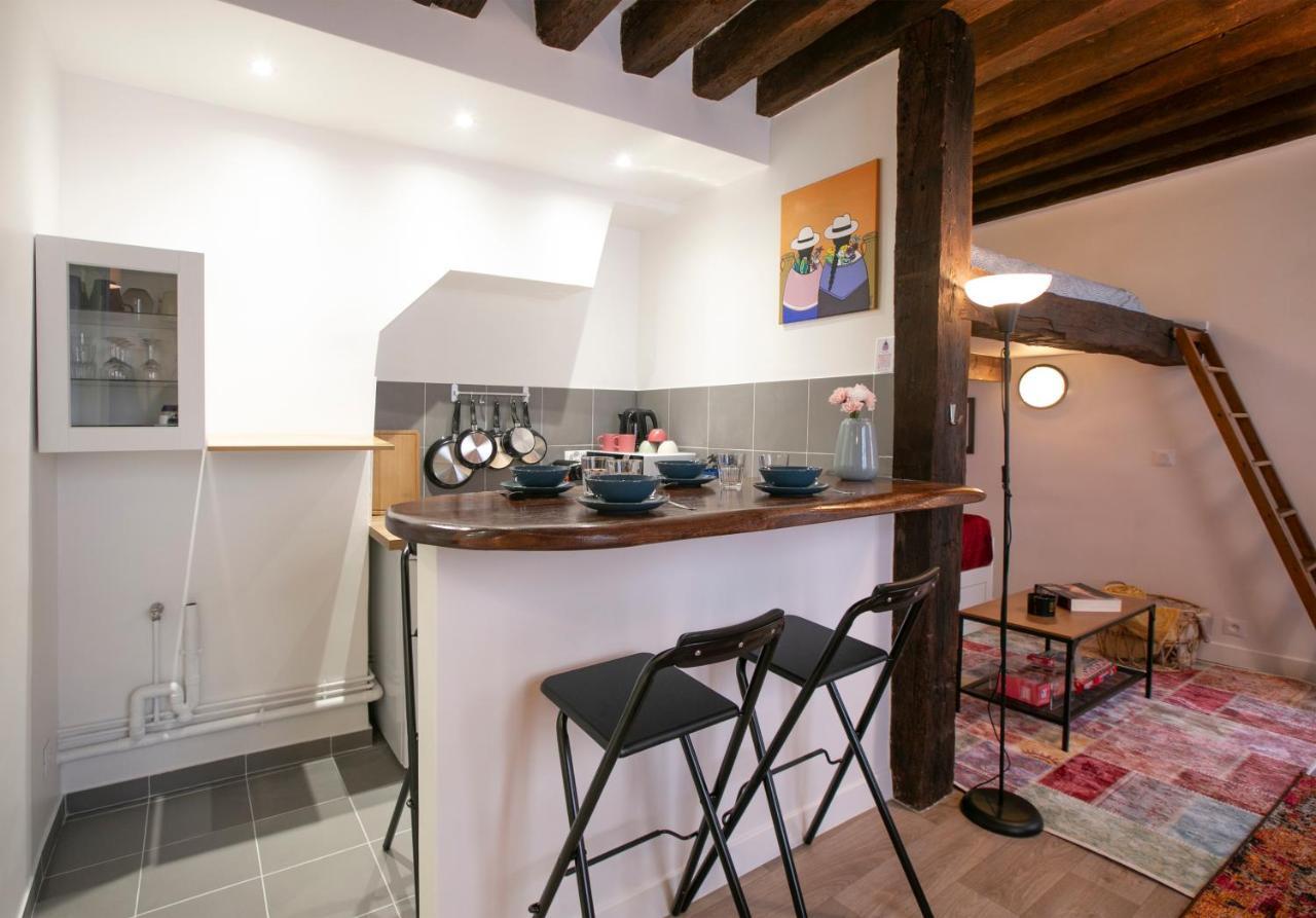 Authentic Apartment In Center Of Parisian Marais エクステリア 写真