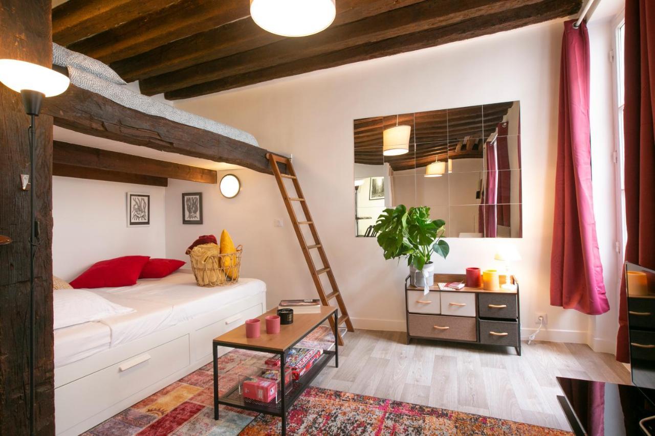 Authentic Apartment In Center Of Parisian Marais エクステリア 写真